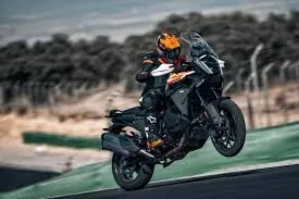 KTM 1390 Super Adventure - txarandaka en Paisvasco y sansebastian