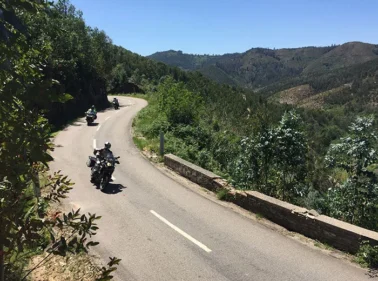 Mejores rutas en moto por Gipuzkoa en Semana Santa guía 2026 con clima y consejos