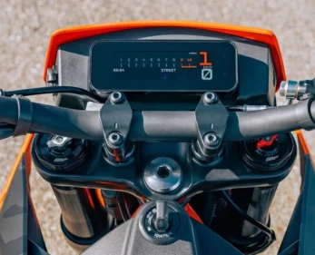 KTM 125 SMC R 2025 Review completa, opiniones y prueba real