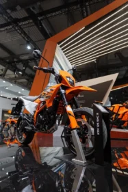KTM 125 SMC R 2025 Review completa, opiniones y prueba real