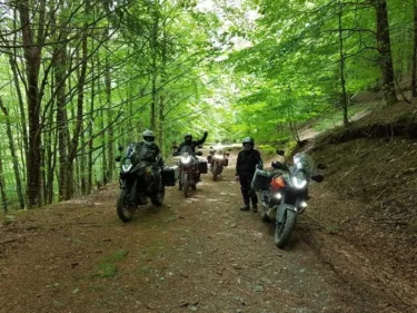 Ruta en moto por Navarra en otoño descubre Ochagavía