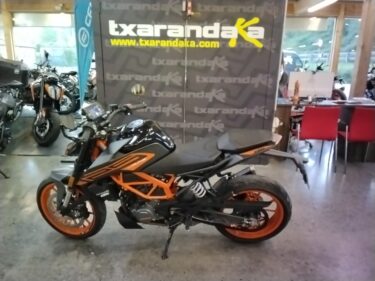 KTM DUKE 125 (2022)