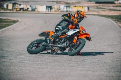 KTM 125 SMC R 2025 Review completa, opiniones y prueba real