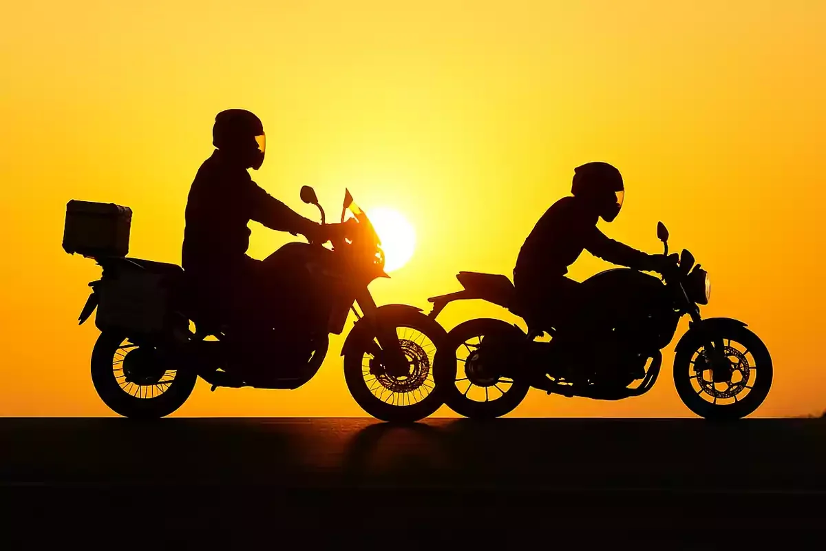 Moto Trail vs Naked ¿Cuál elegir en 2026 Comparativa completa