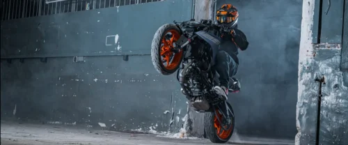 Consumo real de la KTM Duke 125 2026 opiniones, autonomía y comparativa con otros años