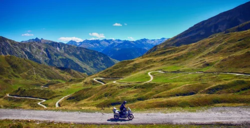 Las mejores rutas en moto por Navarra carreteras imprescindibles para disfrutar sobre dos ruedas