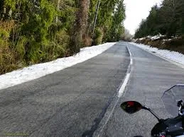 Ruta en moto por Navarra en otoño descubre Ochagavía